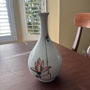 Vtg Asian Inspired Style Ceramic Bud Vase With Handpainted Lotus Flowers; 10.5”T